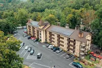 Brookside Lodge - Gatlinburg - on the River - Parkplatz