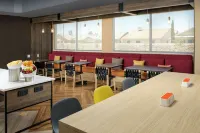 Tru by Hilton El Paso East Loop 375 - breakfast