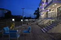 Theano Luxury Suites Hotels in Ormos Panagias