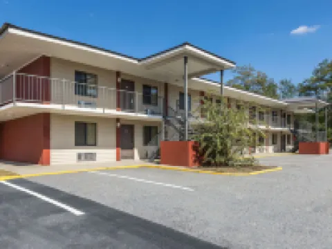 Econo Lodge Hotels in Toombs County