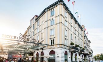 "a large , modern building with a sign that reads "" hotel winzersee "" in front of it" at Hotel Weitzer Graz