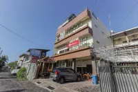 RedDoorz Syariah near Universitas Jember Hotel dekat Taman Kota Sumbersari