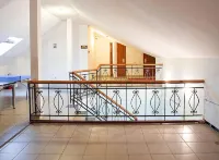 Boyarsky Dvor Hotel dekat The Varnitsky Trinity Monastery of St. Sergius