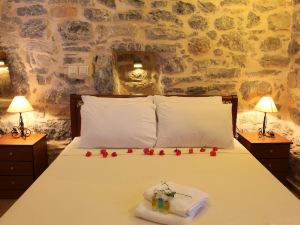 Stoes Traditional Suites