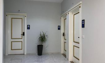 Pilo Lala Hotel