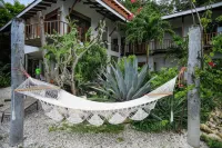 Casa Luna - Private Suites with Ocean View, Pool, AC, WiFi Hotels in 