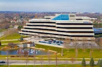 Somerset Inn Troy Hotels near SEA LIFE Michigan Aquarium