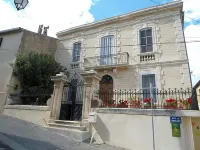 Couleurs de Camargue Hotels in Bernis