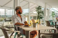 Apartamentos Playa Moreia - breakfast
