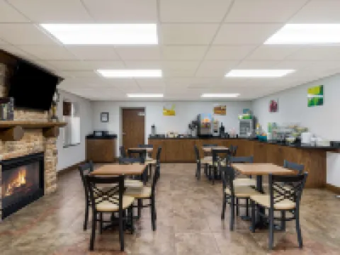 Quality Inn & Suites Monterey I-40 Hotels in Putnam County