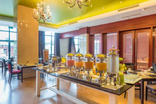 President Hotel at Umodzi Park Отели рядом с достопримечательностью «Парк Хавила»