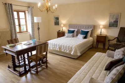 Logis Hôtel les Hospitaliers 디율르피 호텔
