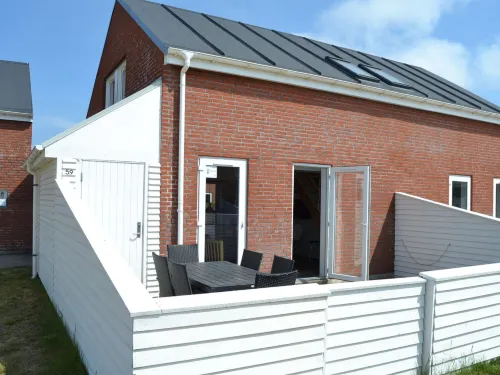 "Mahena" - 2.3km from the Sea