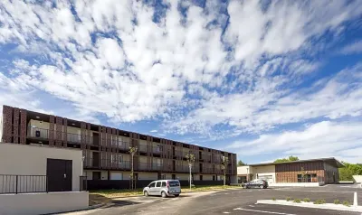 Residhotel Résidence Pont du Gard Hotel a Montfrin