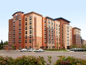 Homewood Suites by Hilton Minneapolis- St. Louis Park at West End