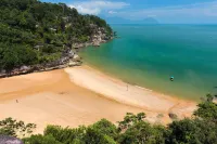 Anjungan Beach Resort Hotels in Manjung