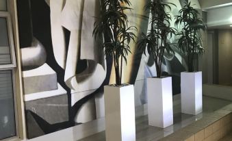 First Divine Suites - Hydro Park