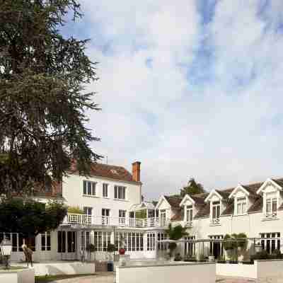 Les Pléiades Hôtel-Spa-Restaurant Hotel Exterior