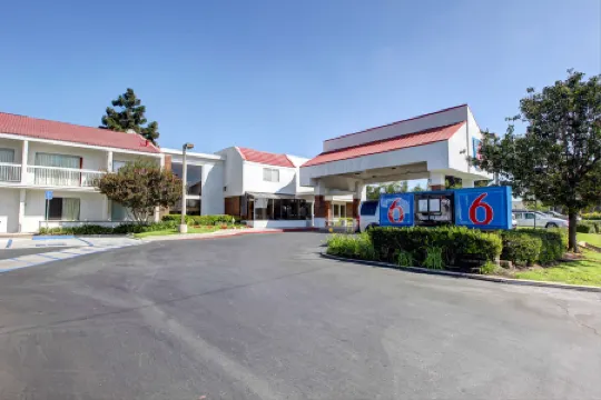 Motel 6 Santa Ana, CA - Irvine - Orange County Airport