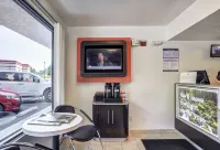 Motel 6 Medford, or Hotels in Jackson County