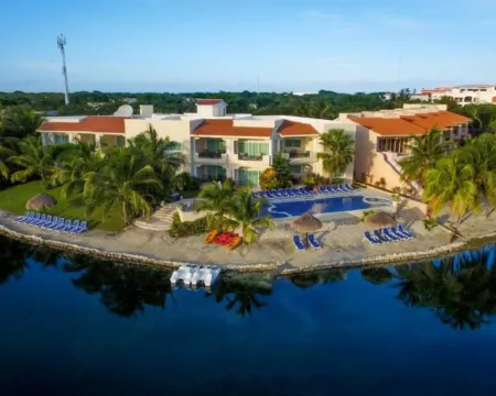 Aventuras Club Marina Hotels in Puerto Aventuras