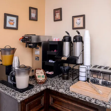 Americas Best Value Inn and Suites-Waller Prairie View