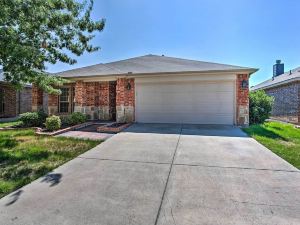 Little Elm Home < 12 Mi to Lewisville Lake!