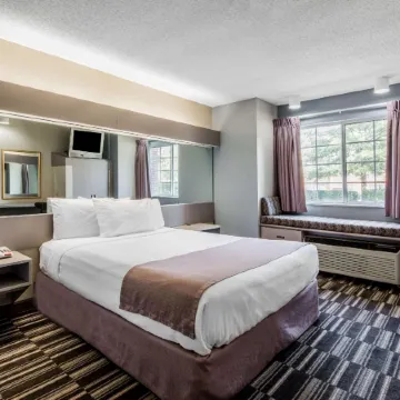 Microtel Inn & Suites by Wyndham Georgetown