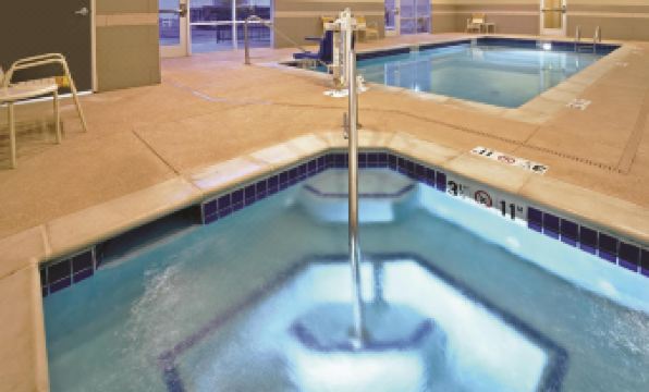 La Quinta Inn & Suites by Wyndham Artesia
