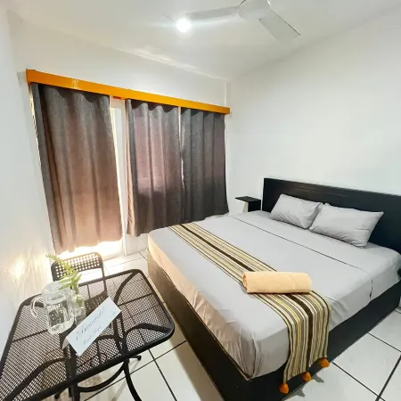 Private Room with King Size Bed Num023