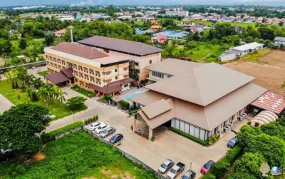 Ton Thong Resort Hotel Отели рядом с достопримечательностью «Wat Khung Yang»