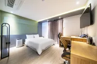 Cheonan CS Plaza Hotel - parking