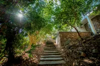 Villa Bougainvillaea Hotels near Eklingji Temple