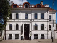 月亮花園藝術飯店 維爾紐斯火車站（Vilnius Train Station）附近的飯店