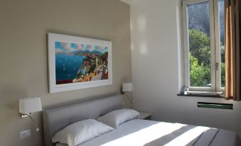 7. Villa Em..
