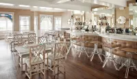 The Tides Beach Club - bar