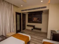 Hotel Heritage Inn at Assi Ghat Отели рядом с достопримечательностью «Храм Дурга»