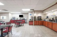 Days Inn by Wyndham San Antonio Splashtown/ATT Center