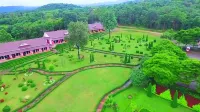 Waranya Resort Hotels near D-DAY GARDEN