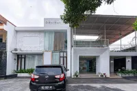 Urbanview Daniela Jambi by RedDoorz Hotels in Legok