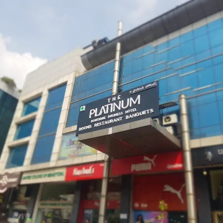 The Platinum Hotel Отели рядом с достопримечательностью «Район Химайятнагар»