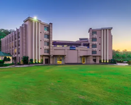 Golden Tulip Chandigarh, Panchkula Hotels in Panchkula