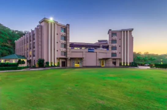 Golden Tulip Chandigarh, Panchkula Hotels in 