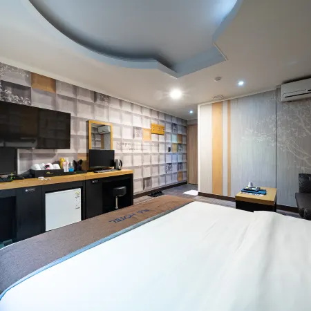 Luxe Hotel Отели рядом с достопримечательностью «Королевская гробница Чаннын»
