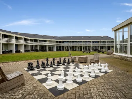 "Ellyn" - 250m from the Sea