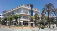 Marea ApartHotel Отели в г. Вильянуэва и Ла Гелтру