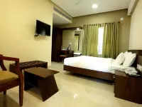 Kira Palace Residency Hotels near CUSAT