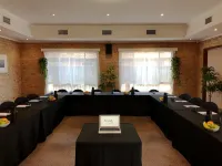 The Clan Terrigal Hotels in Forresters Beach
