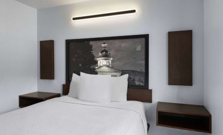 Super 8 by Wyndham Harbison/Parkridge Hospital - Housity