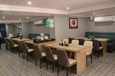 Hotel Grand Residency Отели в г. Серайкела Харсаван